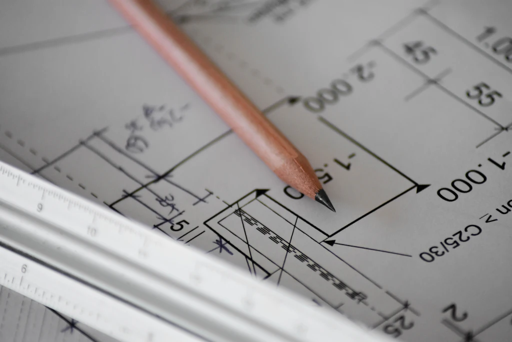 Matita su un disegno tecnico quotato